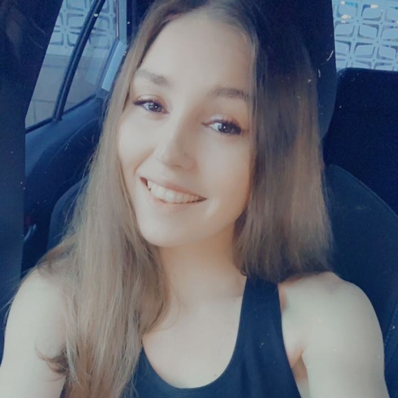 Meet your Posher, Catherine - Picture 3 of 3